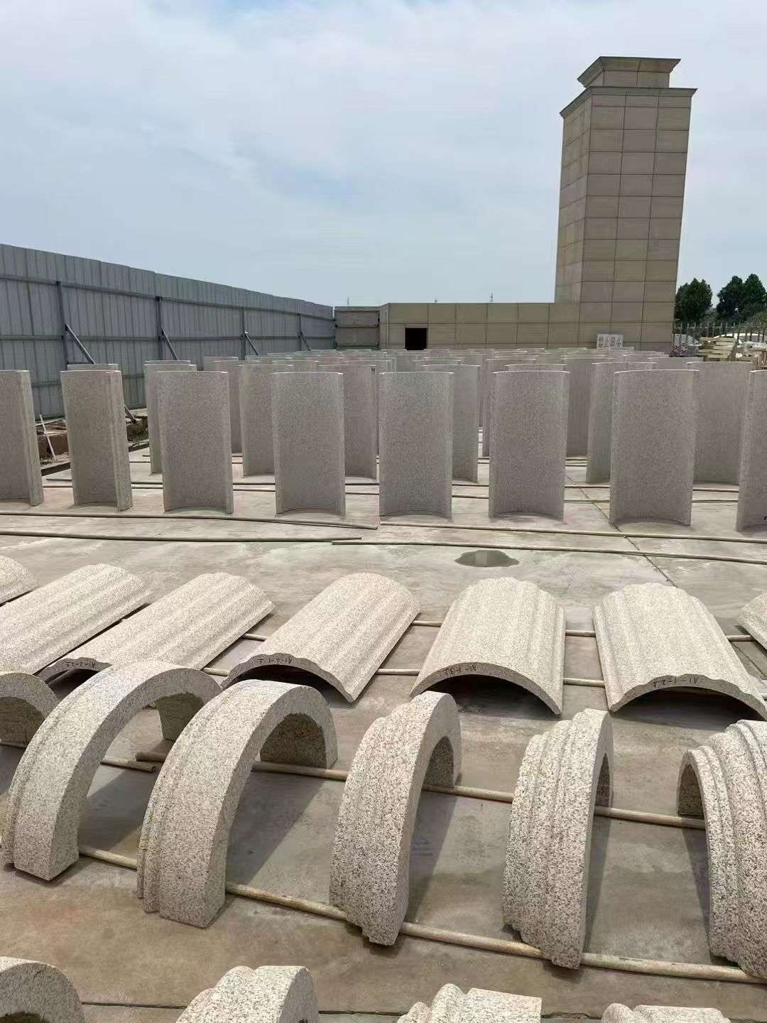 四川黄金麻别墅柱皮 异形 线条定制